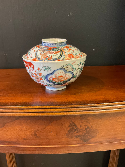 Chinese hand painted Imari covered bowl