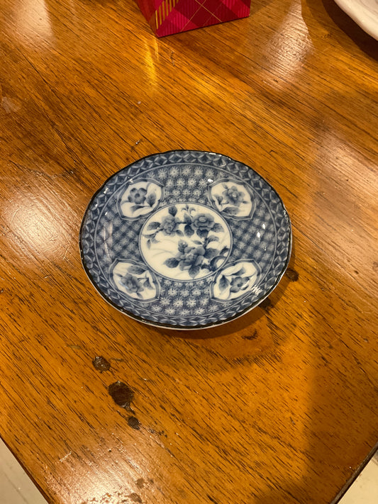 Blue and white Scalloped Saucer